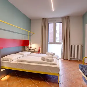 Meininger Garibaldi , Milan Italie