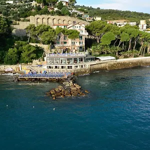 **** Hotel Arc En Ciel Italy